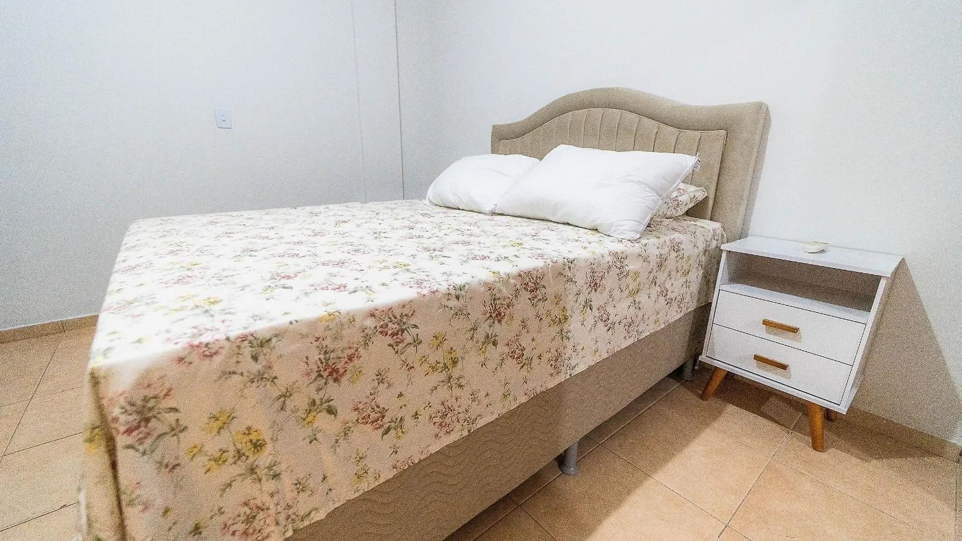 Apartamentos 2 Qtos C/Suite ,Cozinha Completa, Wi-Fi 1Giga, Jr Catito Brasília
